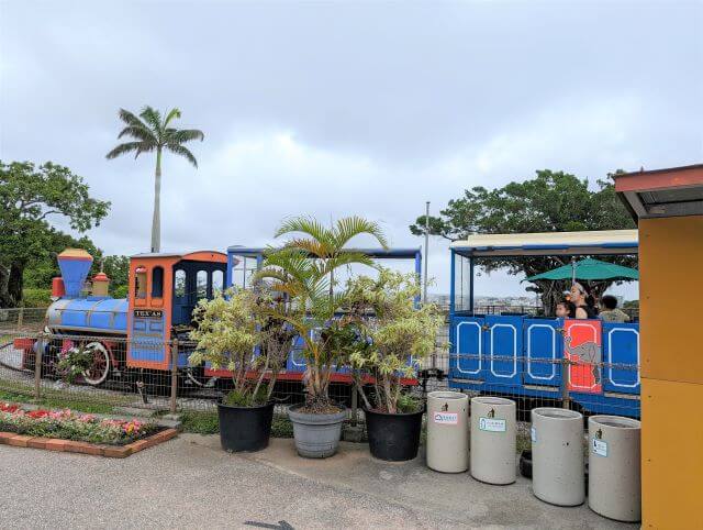 沖縄県沖縄市胡屋にある動物園「こどもの国沖縄ズージアム」の乗り物コーナーにあるテキサス号の写真